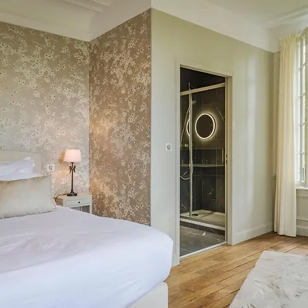 Le Chateau De Bed & Breakfast Cormicy